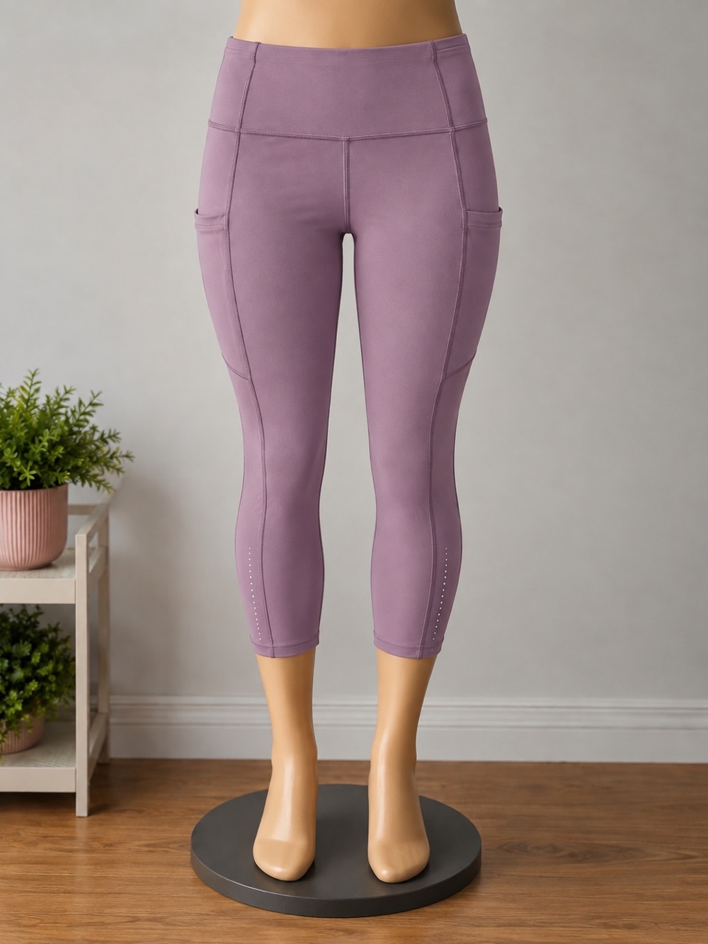 Lululemon Fast Free Tight Leggings Nulux Lavender Color sz 4